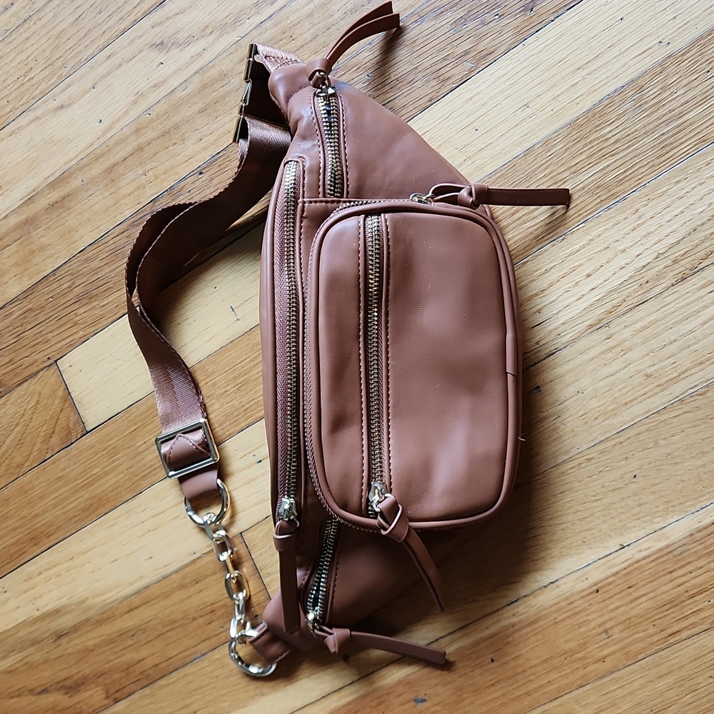 Miss Fong Belt Bag